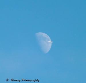 A Beautiful Day When The Sky Gave Me The Opportunity To Look Around The Moon